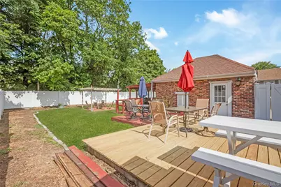 430 Staples Street, Farmingdale, NY 11735 - Photo 22