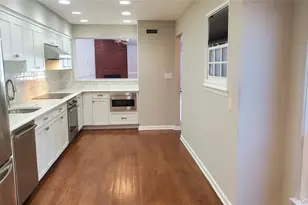 91 Duck Pond Dr, Manhasset, NY 11030 - Photo 8