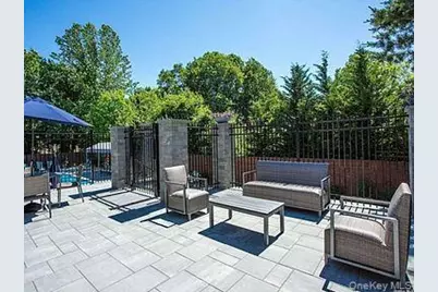 91 Duckpond Drive, Manhasset, NY 11030 - Photo 12