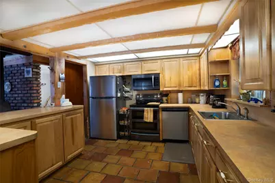 429 Mollie Boulevard, Holbrook, NY 11741 - Photo 10