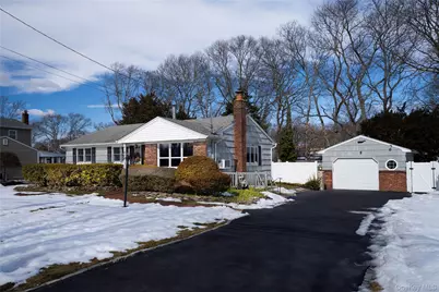 429 Mollie Boulevard, Holbrook, NY 11741 - Photo 2