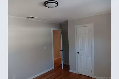 150 Albany Avenue, West Babylon, NY 11704 - Photo 8