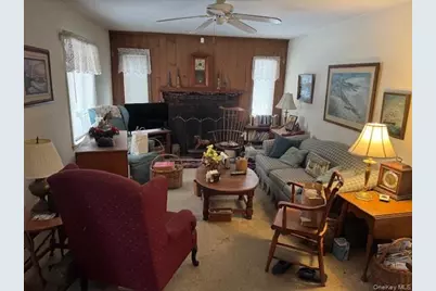 11 Birch Drive, Huntington Station, NY 11746 - Photo 10