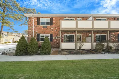 14 Glen Hollow Drive #E2, Holtsville, NY 11742 - Photo 8