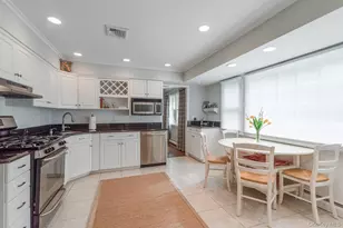 33 Northwood Cir, Huntington, NY 11743 - Photo 8