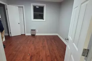 9527 239th St, Floral Park, NY 11001 - Photo 8