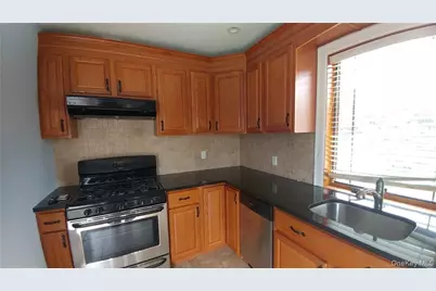 113 Maple Place #2nd Floor, Yonkers, NY 10704 - Photo 12