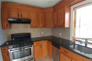 113 Maple Pl, Yonkers, NY 10704 - Photo 12