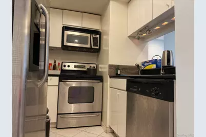 88 Cuttermill Road #308, Great Neck, NY 11021 - Photo 6