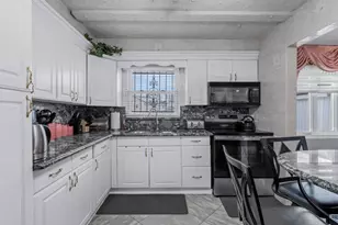 1083 Northgate Ct, Uniondale, NY 11553 - Photo 10