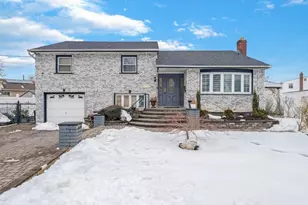 1083 Northgate Ct, Uniondale, NY 11553 - Photo 2