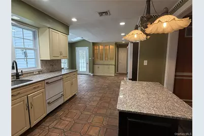 31 Upper Sheep Pasture Road, East Setauket, NY 11733 - Photo 6