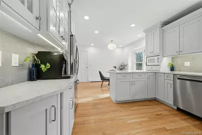 10 Woodhull Road, East Setauket, NY 11733 - Photo 12