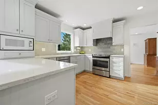 10 Woodhull Rd, East Setauket, NY 11733 - Photo 10