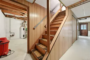 10 Woodhull Rd, East Setauket, NY 11733 - Photo 36