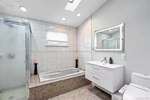 11 W Hitchcock Ave, Floral Park, NY 11001 - Photo 8