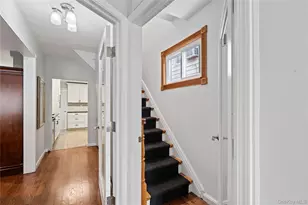 11 W Hitchcock Ave, Floral Park, NY 11001 - Photo 16