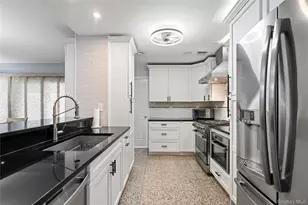 11 W Hitchcock Ave, Floral Park, NY 11001 - Photo 4