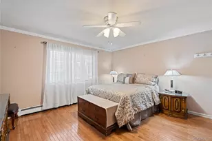 11 W Hitchcock Ave, Floral Park, NY 11001 - Photo 10