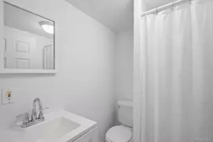 11 W Hitchcock Ave, Floral Park, NY 11001 - Photo 26