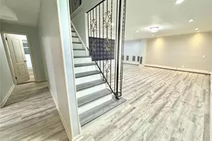 107 A Baker Hill Rd, Great Neck, NY 11023 - Photo 6