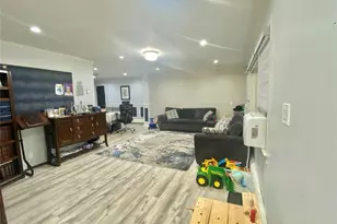 107 A Baker Hill Rd, Great Neck, NY 11023 - Photo 2