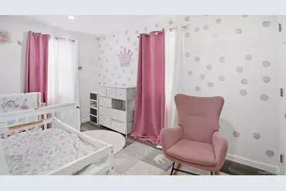 8 Myrtle Avenue, Brentwood, NY 11717 - Photo 6