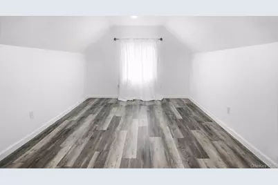 8 Myrtle Avenue, Brentwood, NY 11717 - Photo 10