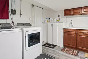 8 Myrtle Ave, Brentwood, NY 11717 - Photo 14