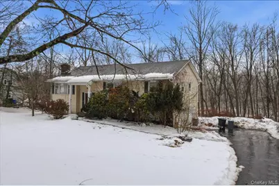 2327 Vista Court, Yorktown Heights, NY 10598 - Photo 4