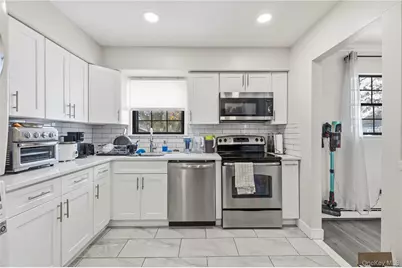 758 Stewart Avenue, Bethpage, NY 11714 - Photo 18