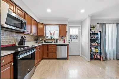 758 Stewart Avenue, Bethpage, NY 11714 - Photo 6