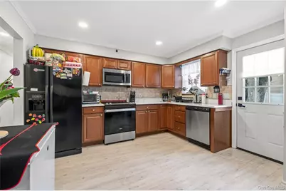 758 Stewart Avenue, Bethpage, NY 11714 - Photo 8