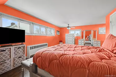 16 Starlight Lane, Levittown, NY 11756 - Photo 14