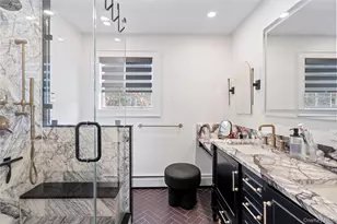 34 Wooleys Ln, Great Neck, NY 11023 - Photo 10