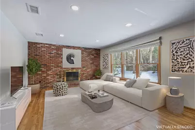 34 Wooleys Lane, Great Neck, NY 11023 - Photo 8