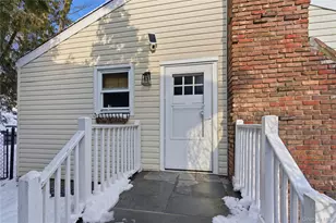 58 Oakdale Rd, Centerport, NY 11721 - Photo 2