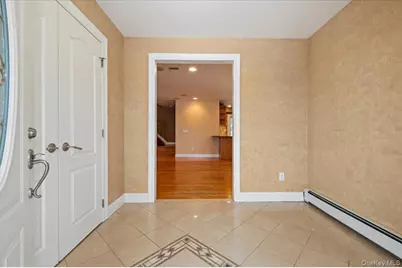 234 S Pershing Avenue, Bethpage, NY 11714 - Photo 2