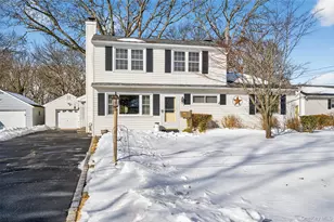 148 Malts Ave, West Islip, NY 11795 - Photo 32