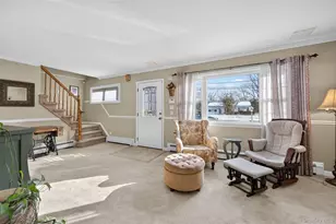 148 Malts Ave, West Islip, NY 11795 - Photo 4