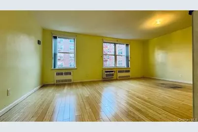 142-05 Roosevelt Avenue #415, Flushing, NY 11354 - Photo 6