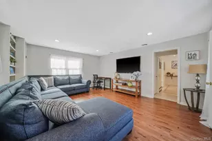 109 Quaker Path, Stony Brook, NY 11790 - Photo 18