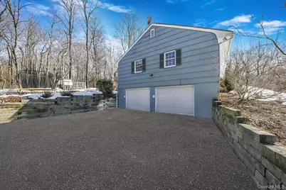 109 Quaker Path, Stony Brook, NY 11790 - Photo 4