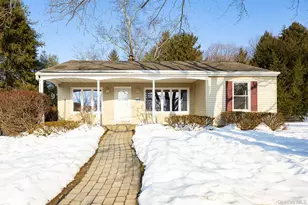 13 Robert Rd, Poughkeepsie, NY 12603 - Photo 2