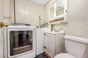 8 Carman's Ct, Farmingdale, NY 11735 - Photo 14