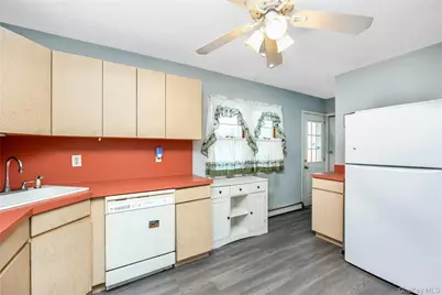 8 Carmans Court, Farmingdale, NY 11735 - Photo 10