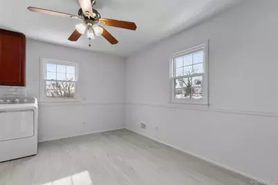 28 Elissa Lane #TOP, Yonkers, NY 10710 - Photo 8