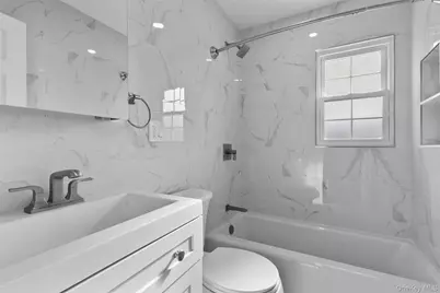 28 Elissa Lane #TOP, Yonkers, NY 10710 - Photo 14