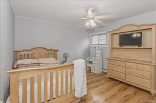 30 Echo Ln, Levittown, NY 11756 - Photo 20