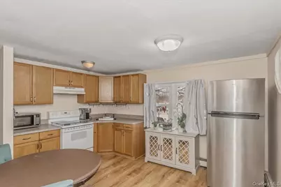 30 Echo Lane, Levittown, NY 11756 - Photo 26